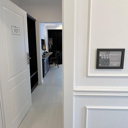 Отель Krystal Boutique Mansion Хунедоара Экстерьер фото